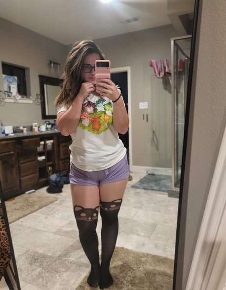 xxkittylicksxx OnlyFans explizite Inhalte