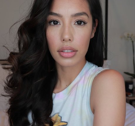 All Bella Nackt auf OnlyFans