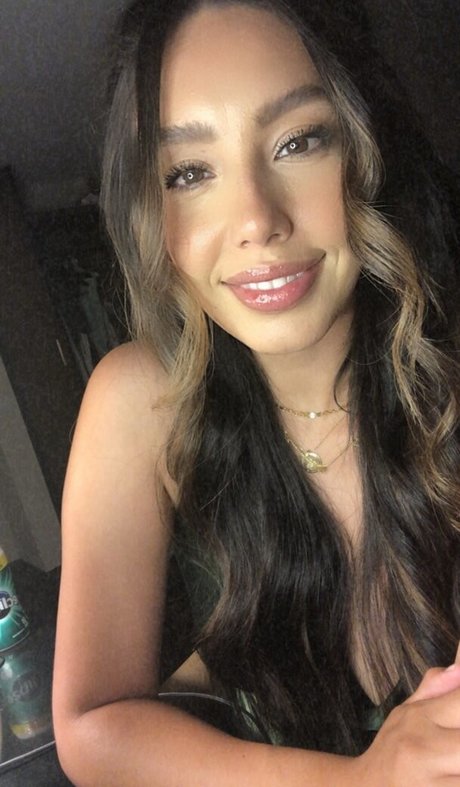 All Bella Nackt auf OnlyFans