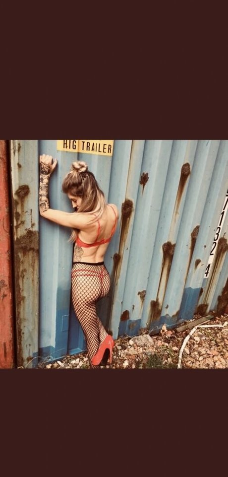 Holly Handles OnlyFans