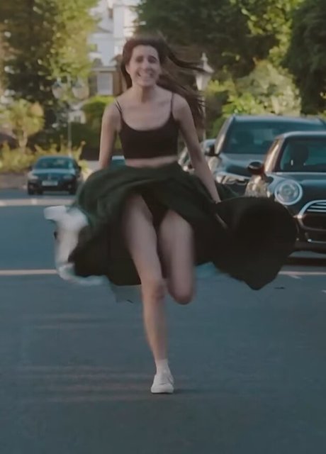 Dodie Clark OnlyFans Sex geleakt