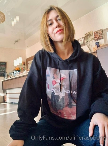 alineraspberry OnlyFans Nacktbilder