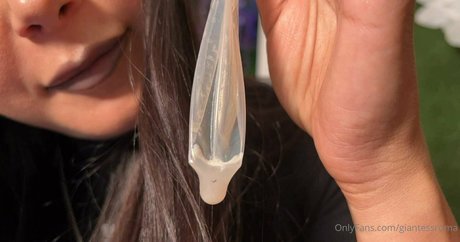 giantessroma Sex auf OnlyFans