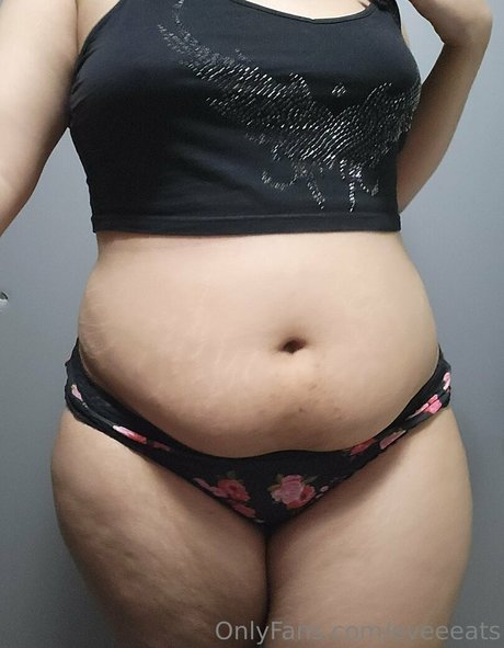 eveeeats OnlyFans-Leaks