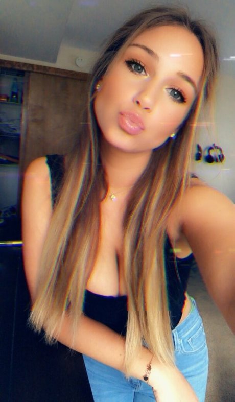 Cassandra Spano Nacktbilder von OnlyFans geleakt