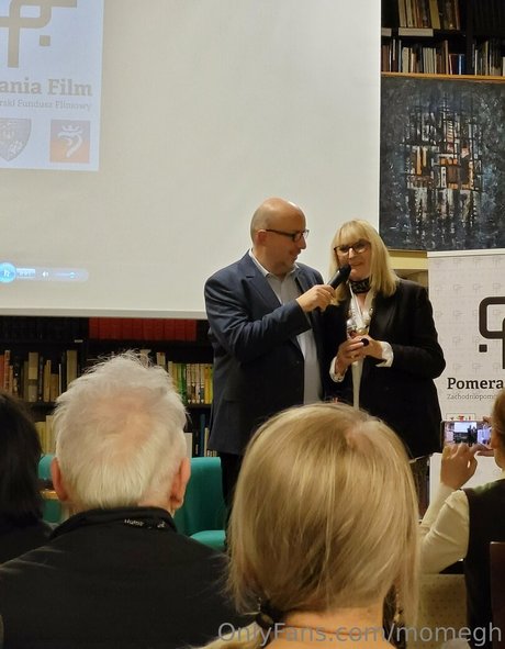 momegh NurlyFans-Pornos