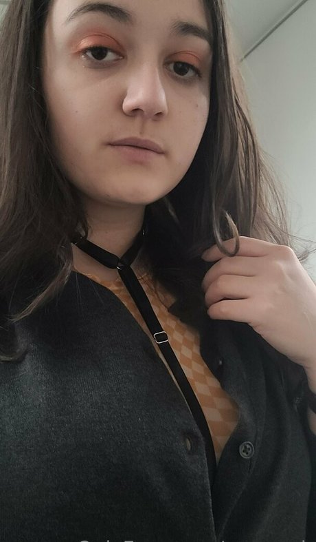 momegh OnlyFans-Archiv