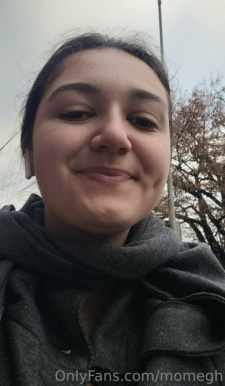 momegh Leaks von Nacktbildern auf OnlyFans