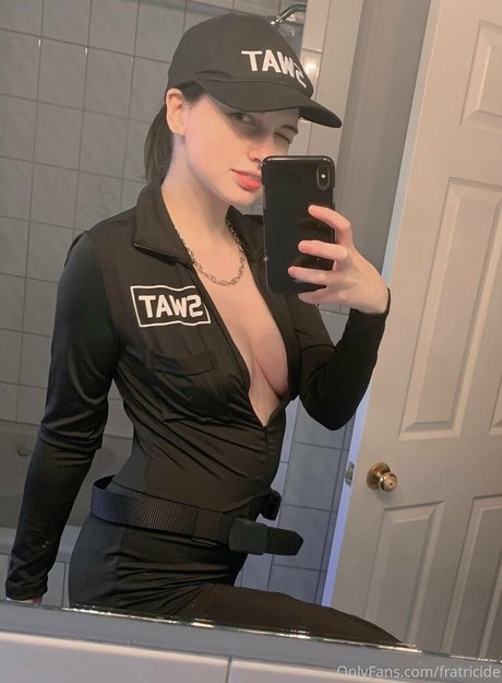 fratricide OnlyFans Gratis-Inhalte