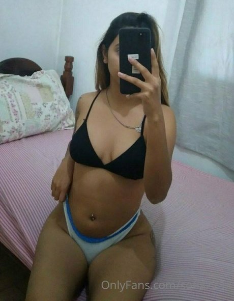 sofia2233 OnlyFans Leak