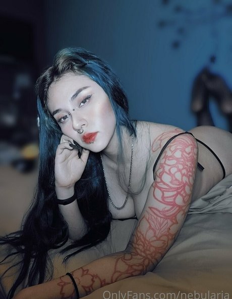 nebularia OnlyFans Lesbisch