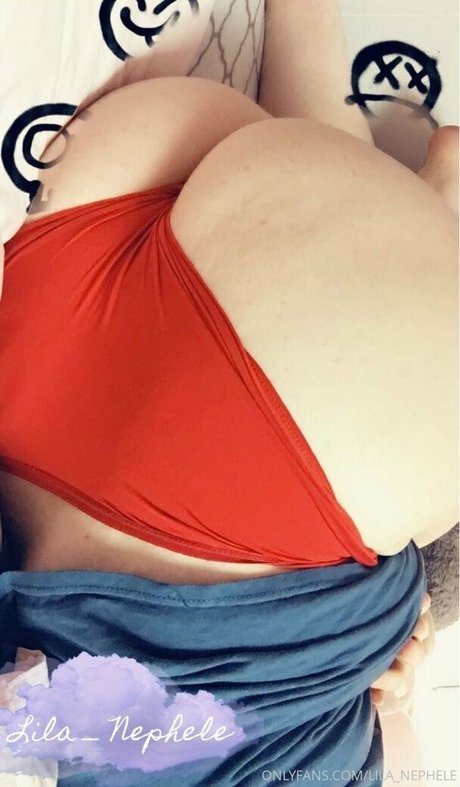 lila nephele OnlyFans schlank