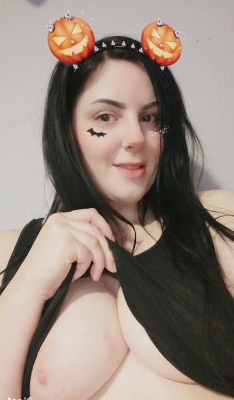 lunaceileste Leaks von OnlyFans