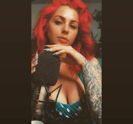 Punkqueenxoxo NurlyFans-Brüste