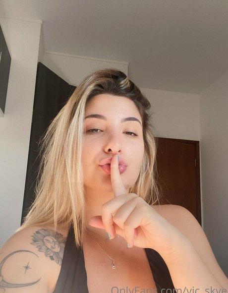 vic skye NurlyFans-Brüste