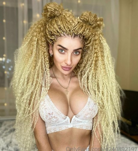 abspritzen gesichtsbesamung onlyfans heiß sexy Foto