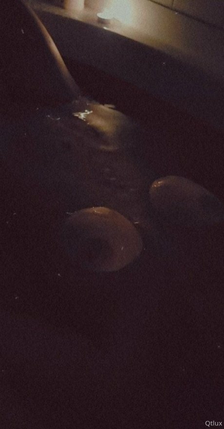 QT Lux Neues OnlyFans