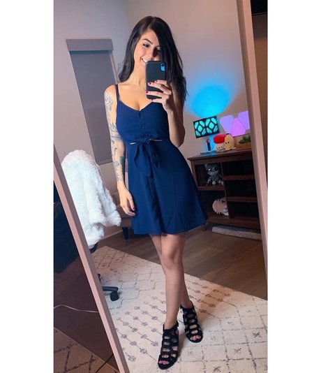 Bnans OnlyFans Model Bilder