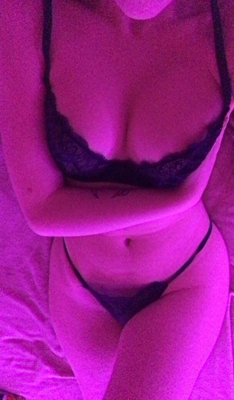 leablu27 OnlyFans Leak