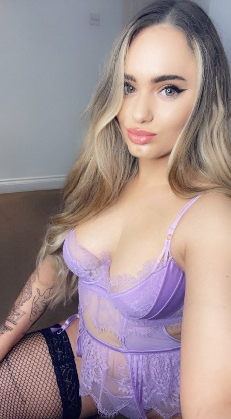 mollige teen-onlyfans kostenlos nackt Aufnahme