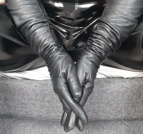 distannce OnlyFans Nacktfotos