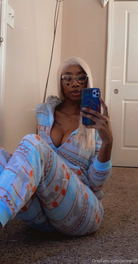 womanflo Nacktbilder von OnlyFans