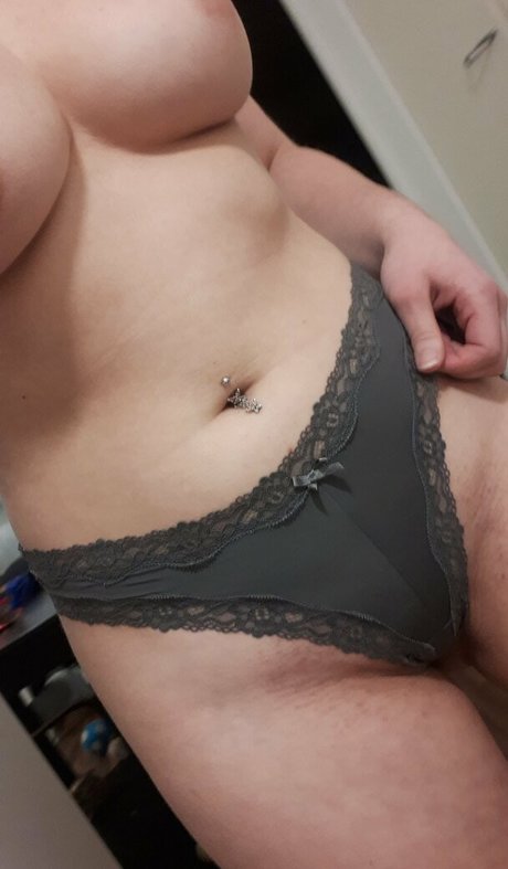 sarani Leaks von Nacktbildern auf OnlyFans