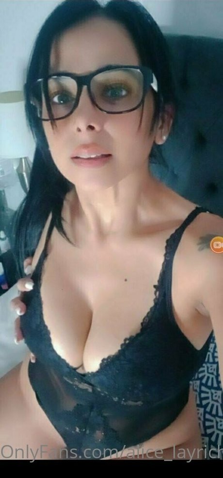 alice layrich OnlyFans Nacktbilder