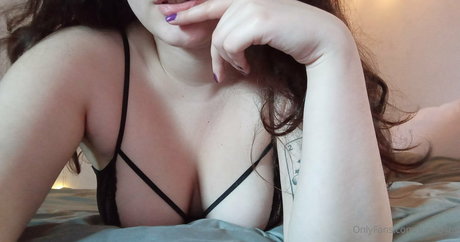 lun4b4by Leaks von Nacktbildern auf OnlyFans