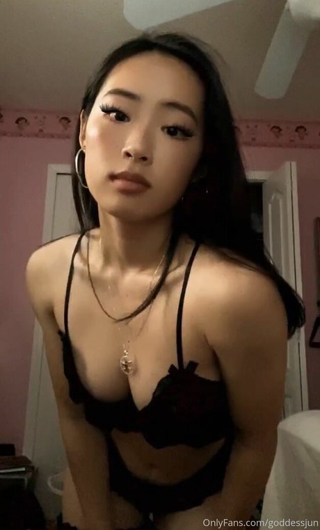 Goddessjun Nackt auf OnlyFans