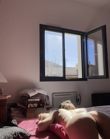 Blonde Douce OnlyFans Leaks