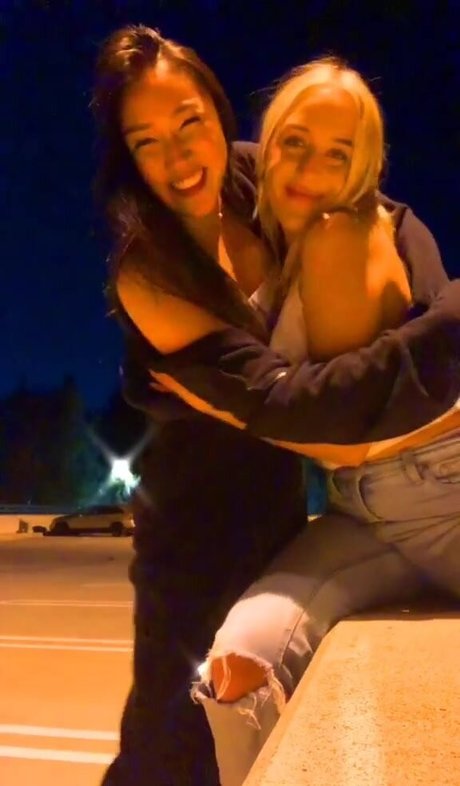 Holly Youpa Profilbild