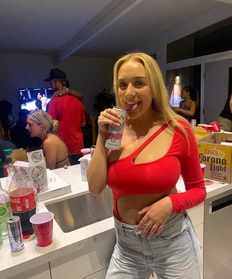 Holly Youpa OnlyFans