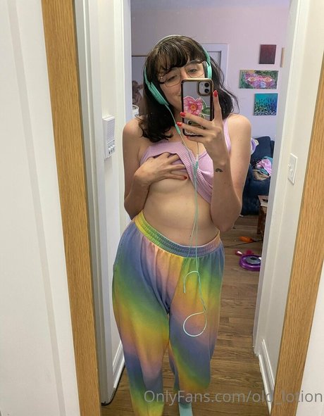 old lotion OnlyFans Leak