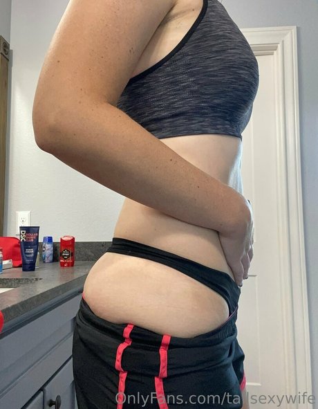 tallsexywife OnlyFans X