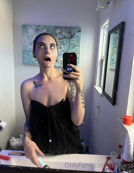 techjess OnlyFans Nacktbilder