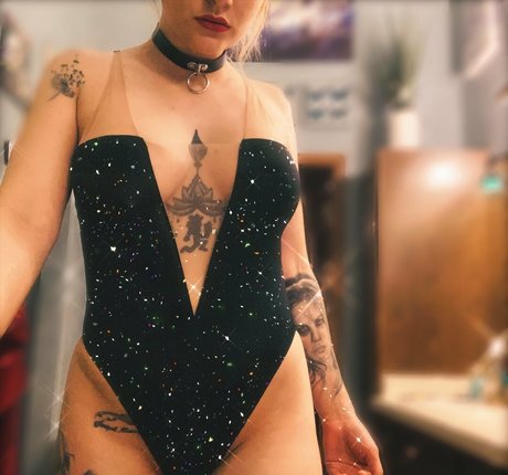 missblahzayroze OnlyFans Nacktbilder