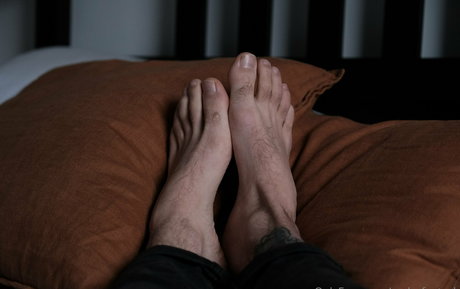 male feet uk Nacktbilder von OnlyFans