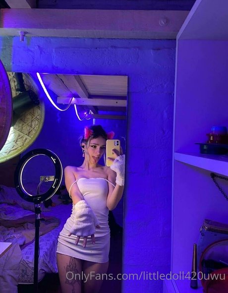 littledoll420uwu OnlyFans Striptease