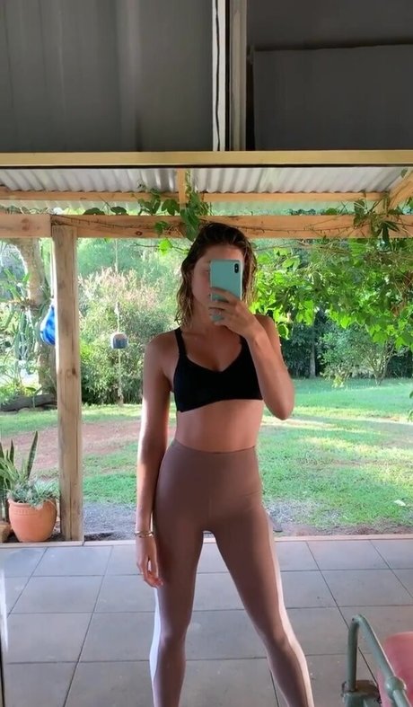 Isabelle Cornish NSFW OnlyFans