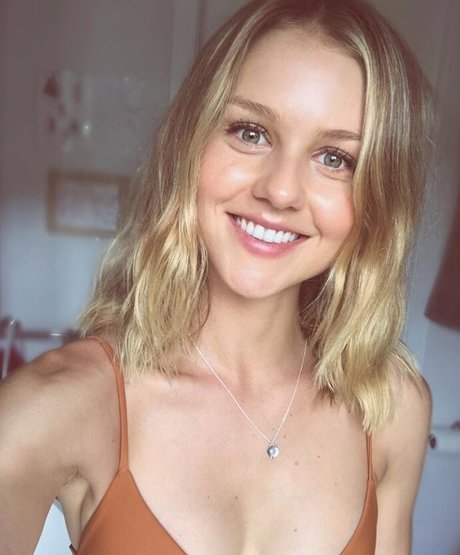 Isabelle Cornish OnlyFans Leak