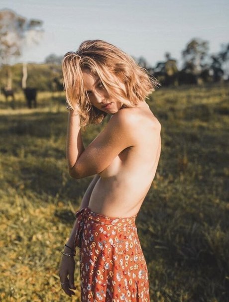 Isabelle Cornish Nacktbilder von OnlyFans geleakt