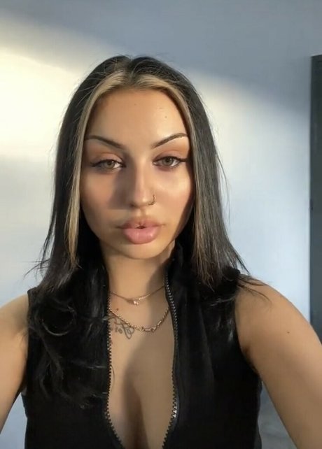 Kheyli Nacktbilder auf OnlyFans