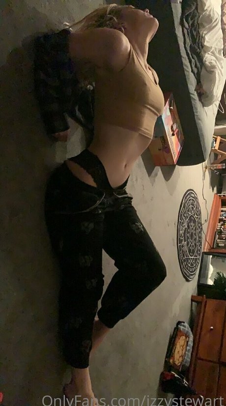 izzystewart OnlyFans-Leaks