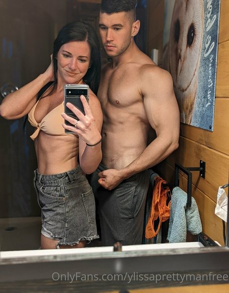 ylissaprettymanfree Nacktpornos von OnlyFans geleakt