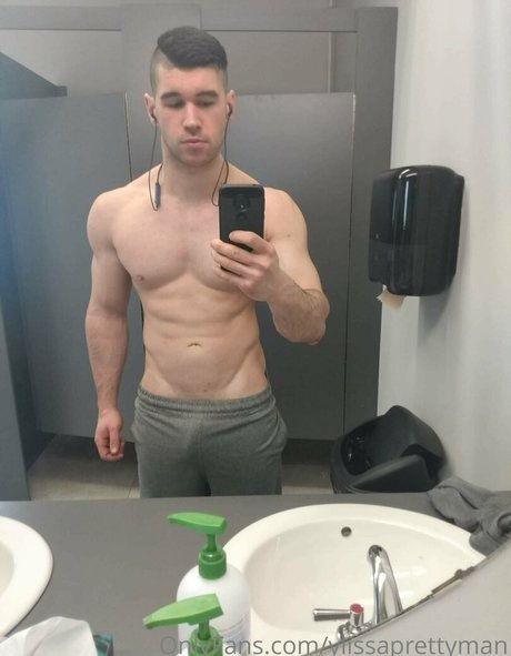 ylissaprettymanfree OnlyFans XXX