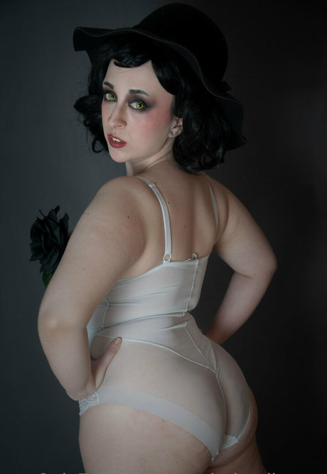 wonderlandkueen OnlyFans Sextape