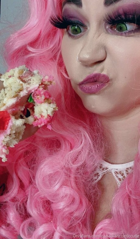 canadiancomiccutie OnlyFans Nacktbilder geleakt