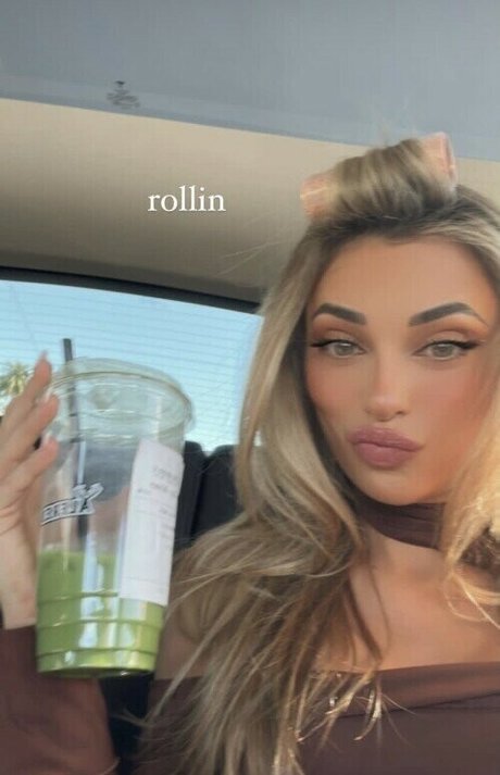 Georgia Hassarati OnlyFans Nacktbilder