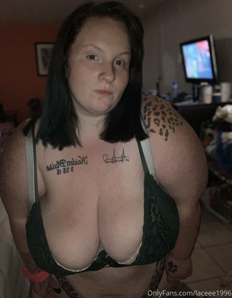 laceee1996 OnlyFans Nacktfotos